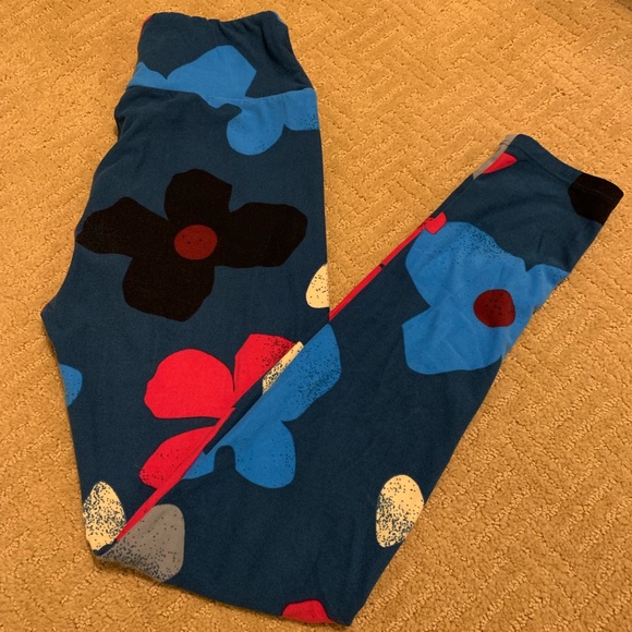 EUC💕LuLaRoe OS Large Flower Leggings - Picture 6 of 7